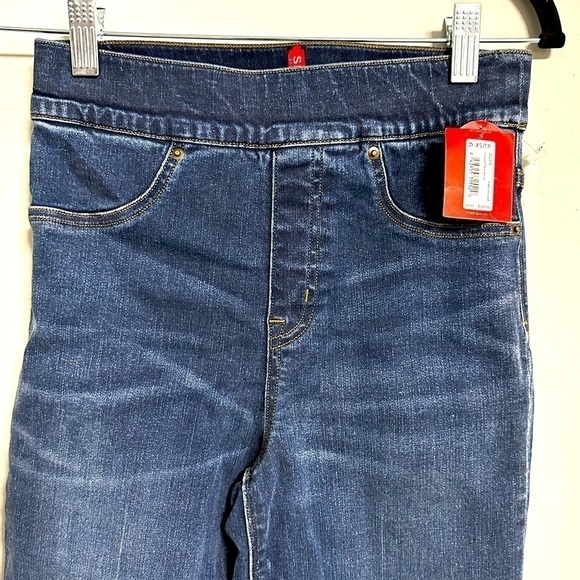 SPANX Cropped Flare Denim Medium Wash Raw Hem Pull On Stretch XS/P 20232R NWT - Picture 4 of 16